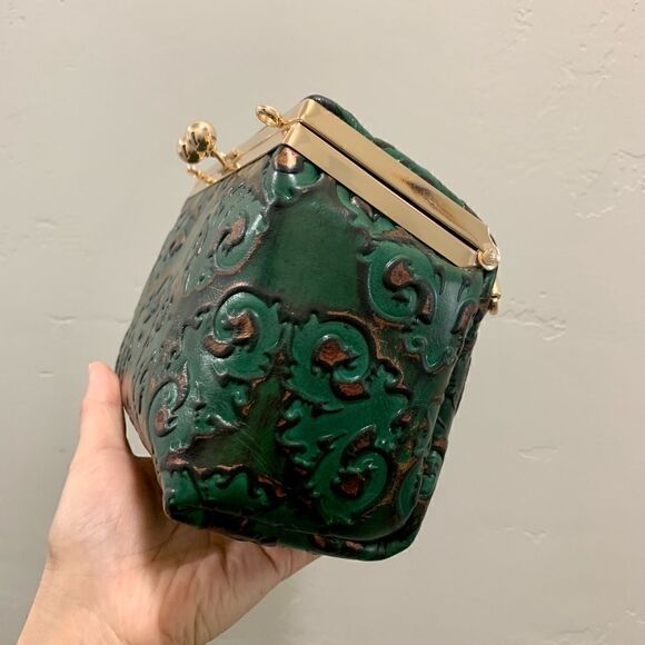 Handmade Genuine Leather Floral Embossed Kisslock Box Bag/Cosmetics case - Picture 12 of 16